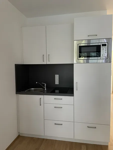 1-Zimmer-Wohnung mit Balkon in Berlin-Friedrichshain – 1.300 € all-inclusive — photo 1